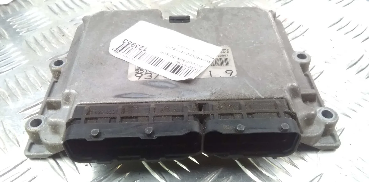 Calculateur moteur ALFA ROMEO 147 2003 occasion