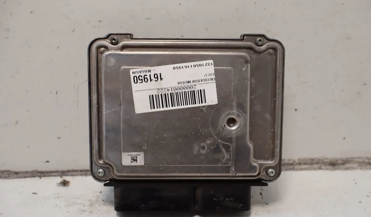 Calculateur moteur Audi A1 Sportback (8XA, 8XF) 2.0 tdi (2012-2015) occasion — photo 3