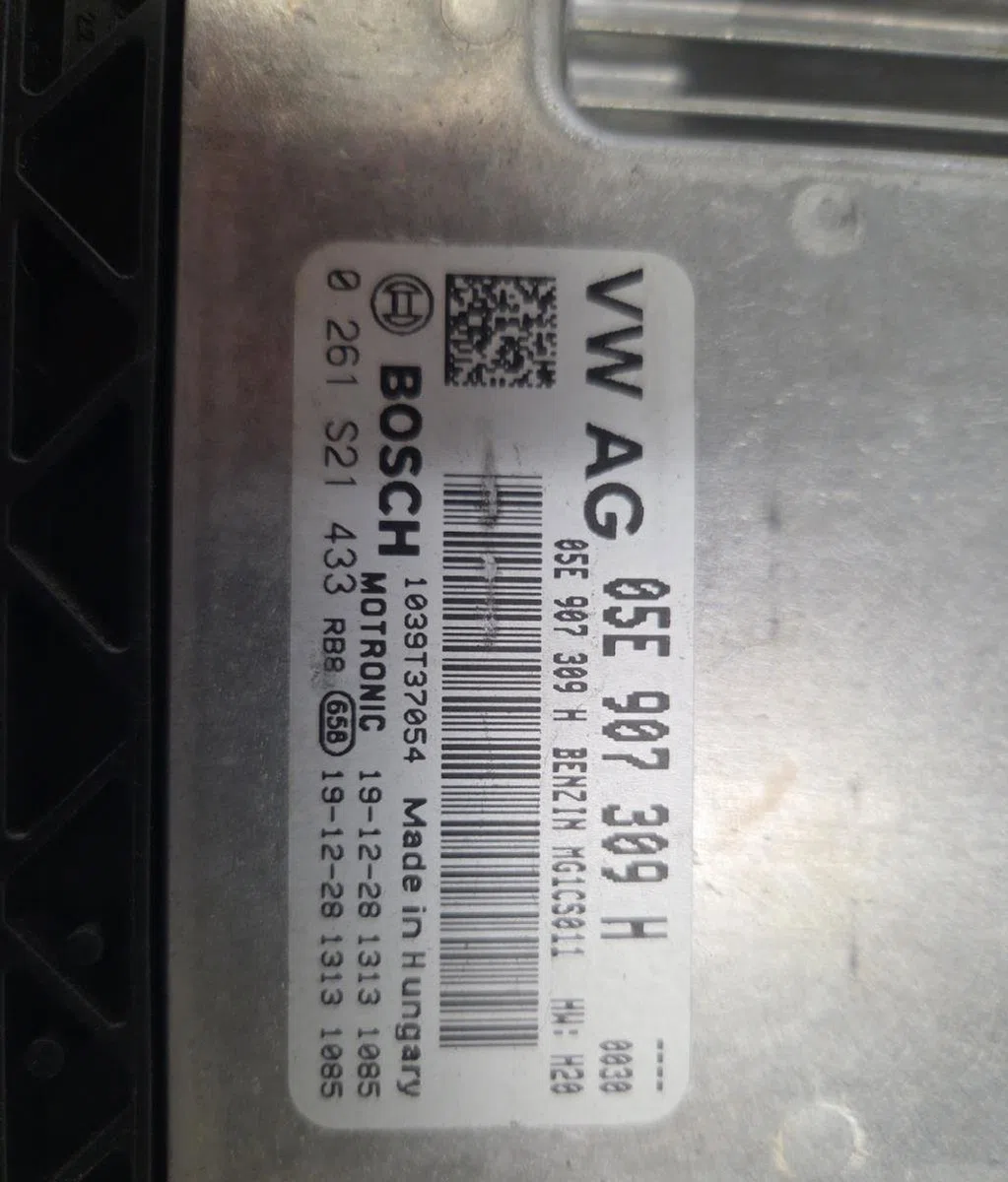 Calculateur moteur AUDI A3 3 CABRIO PHASE 2 occasion — photo 4