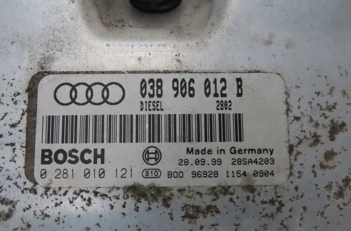 Calculateur moteur Audi A3 (8L1) 1.9 tdi (1996-2001) occasion — photo 2