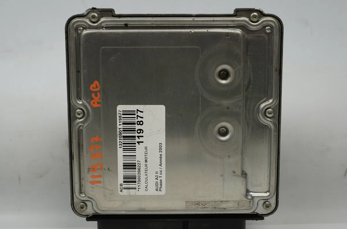 Calculateur moteur Audi A3 (8P1) 1.9 tdi (2003-2010) 3 portes occasion — photo 4