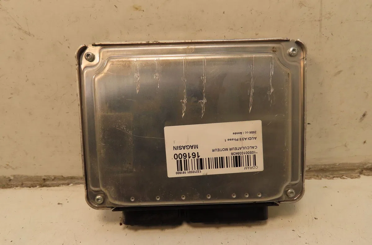 Calculateur moteur Audi A3 (8P1) 3.2 v6 quattro (2003-2009) 3 portes occasion — photo 2