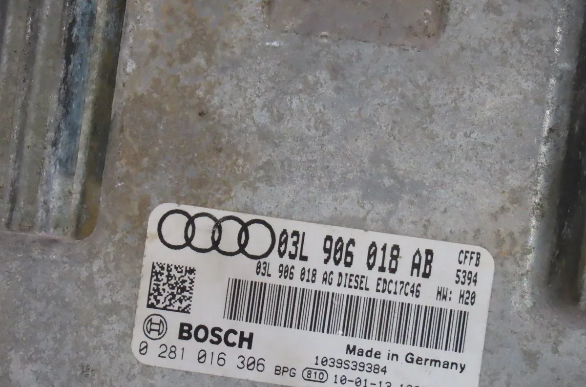 Calculateur moteur Audi A3 Sportback (8PA) 2.0 tdi 16v (2004-2013) 5 portes occasion