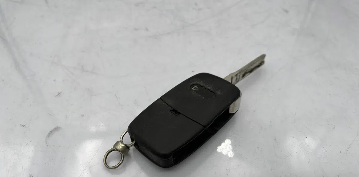 Calculateur moteur AUDI A4 2 PHASE 1 occasion — photo 3
