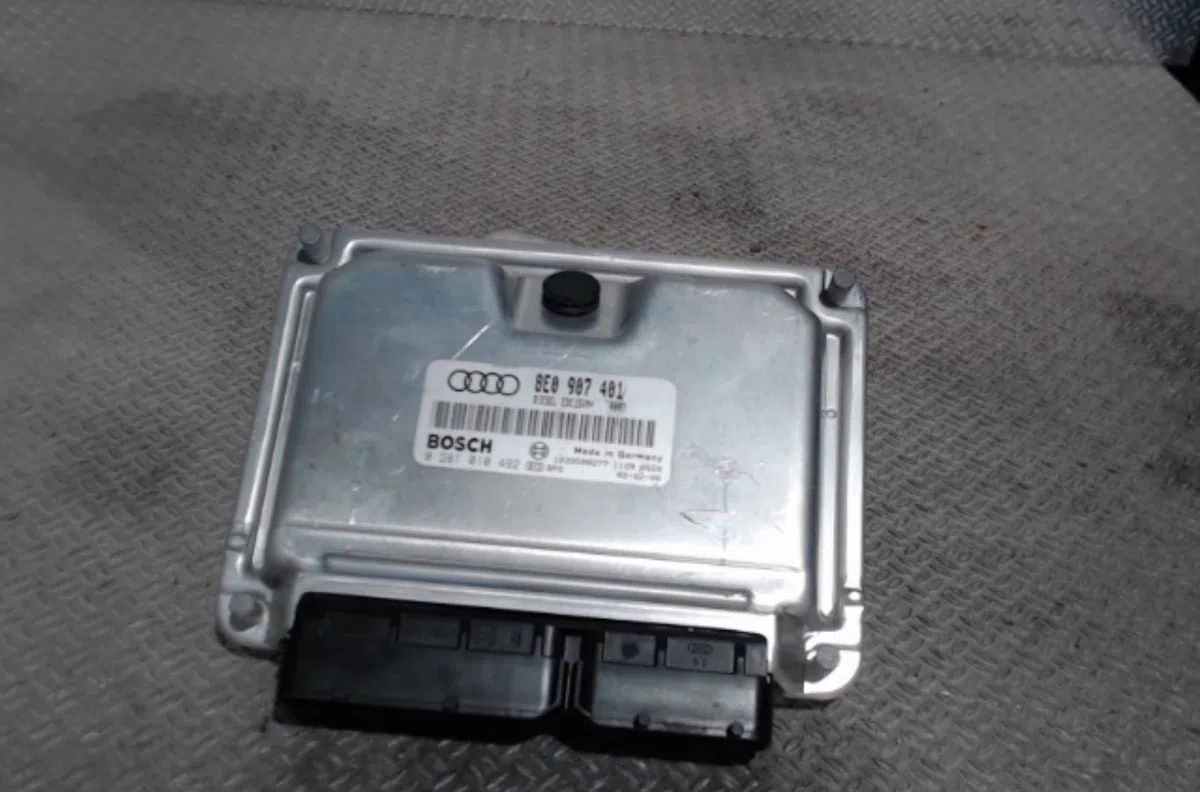 Calculateur moteur Audi A4 B6 (8E2) 2.5 tdi (2001-2002) occasion — photo 2