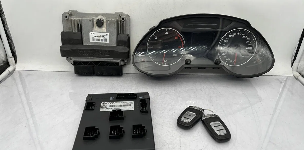 Calculateur moteur AUDI Q5 1 PHASE 1 occasion — photo 2
