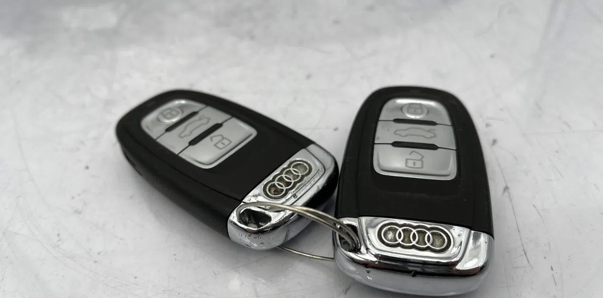 Calculateur moteur AUDI Q5 1 PHASE 1 occasion — photo 3