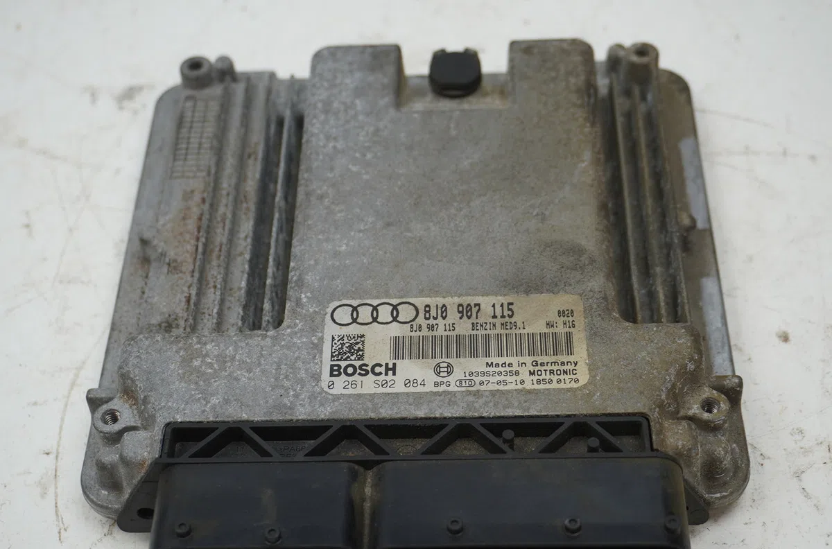 Calculateur moteur Audi TT Roadster (8J9) 2.0 tfsi (2010-2014) occasion — photo 2