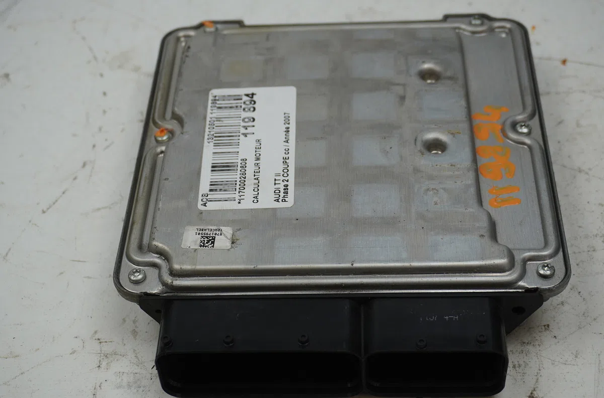 Calculateur moteur Audi TT Roadster (8J9) 2.0 tfsi (2010-2014) occasion — photo 3