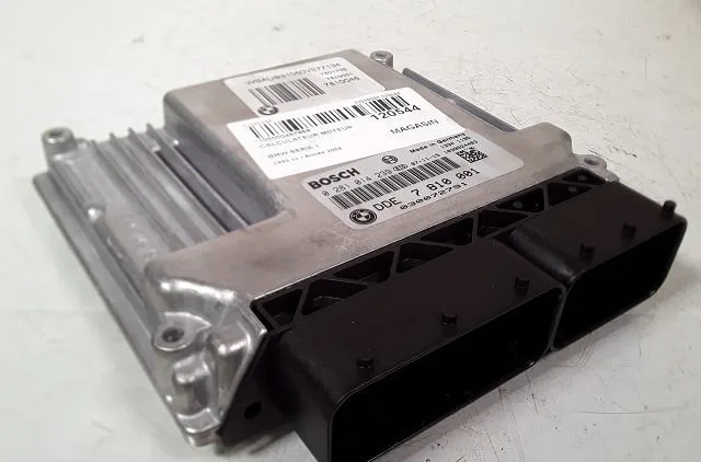 Calculateur moteur Bmw 1 (E81) 118 d (2006-2011) 3 portes occasion
