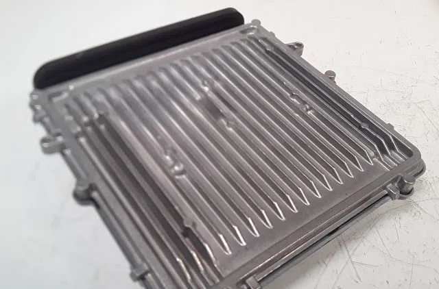 Calculateur moteur Bmw 3 (E90) 320 d (2004-2011) occasion — photo 2
