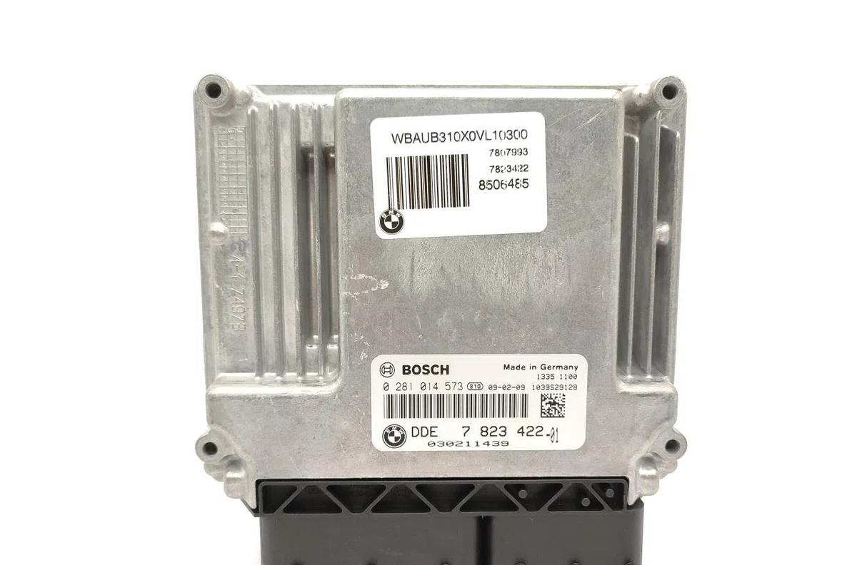 Calculateur moteur BMW SERIE 1 E81 occasion — photo 3