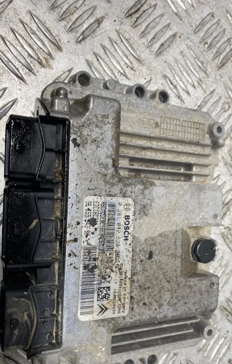 Calculateur moteur CITROEN BERLINGO 1 PHASE 2 occasion — photo 2