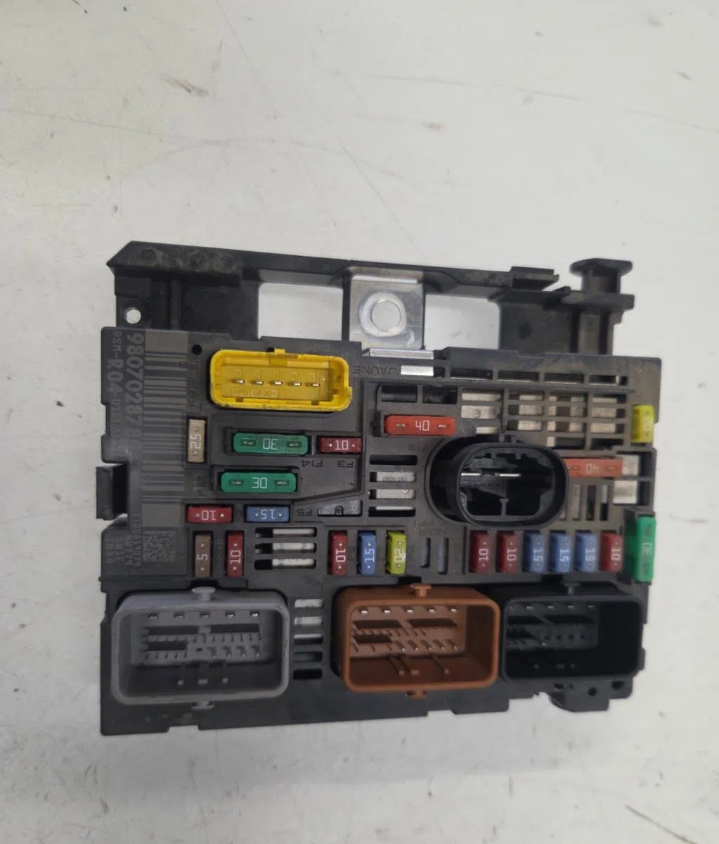 Calculateur moteur CITROEN BERLINGO 2 PHASE 3 occasion — photo 3
