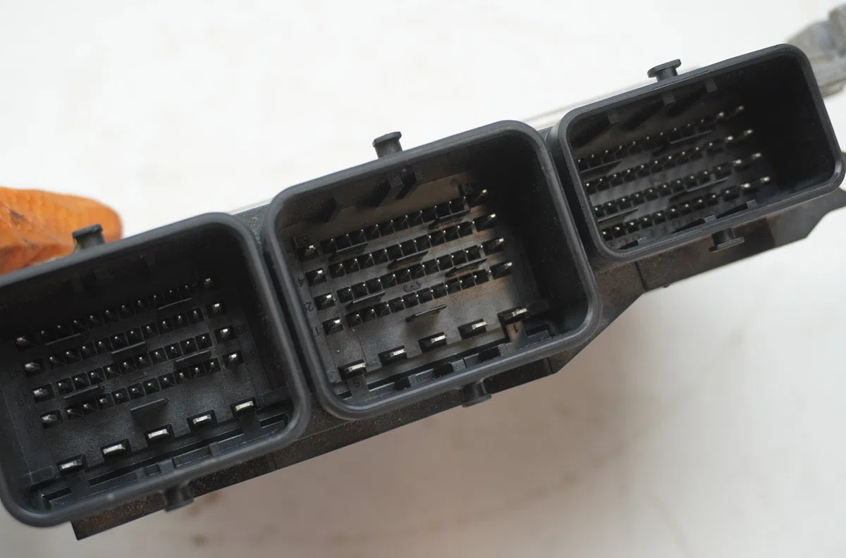 Calculateur moteur Citroen BERLINGO Camionnette-Monospace (B9) 1.6 hdi 90 (2010-2017) occasion — photo 4