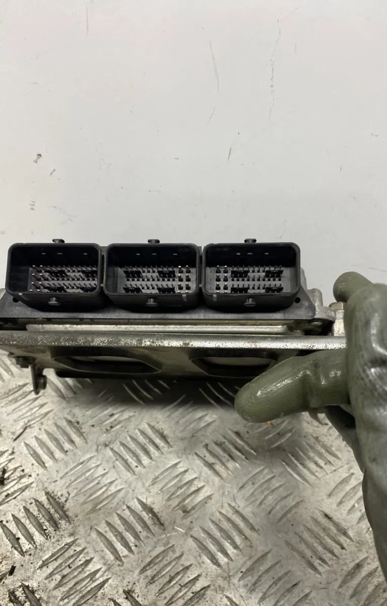 Calculateur moteur CITROEN C-CROSSER occasion — photo 4