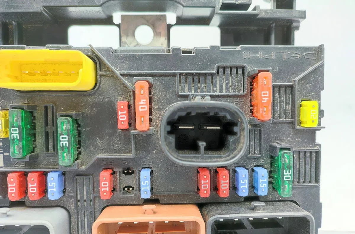 Calculateur moteur CITROEN C3 1 PHASE 2 occasion — photo 3