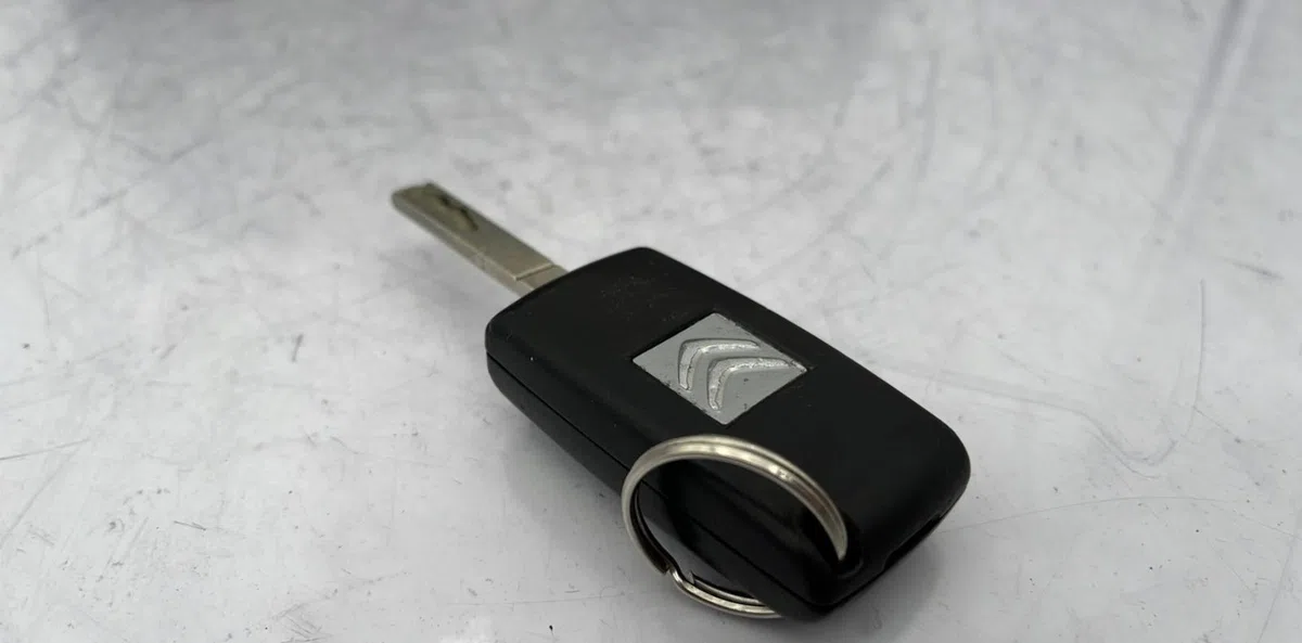 Calculateur moteur CITROEN C3 2 PHASE 1 occasion — photo 2