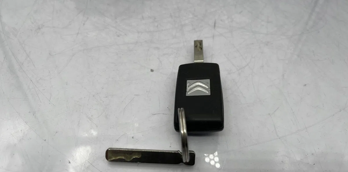 Calculateur moteur CITROEN C3 2 PHASE 1 occasion — photo 3