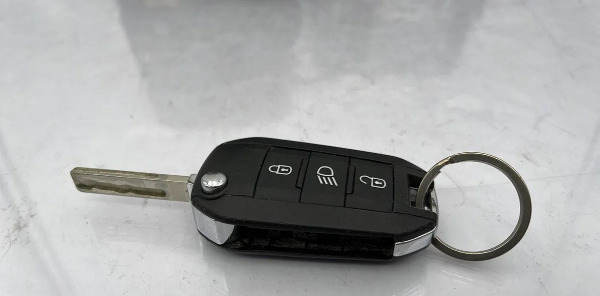 Calculateur moteur CITROEN C3 3 PHASE 1 occasion — photo 3