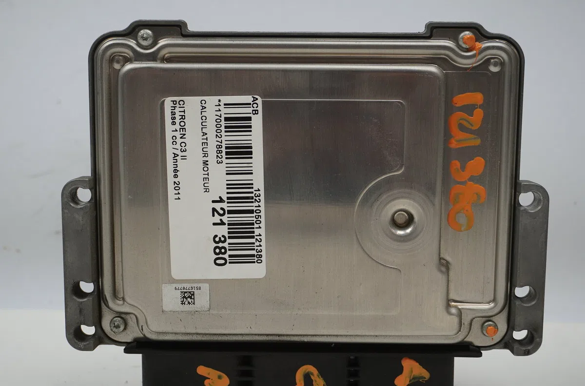 Calculateur moteur Citroen C3 II (SC_) 1.4 hdi 70 (sc8hzc, sc8hr0, sc8hp4) (2009) 5 portes occasion — photo 3