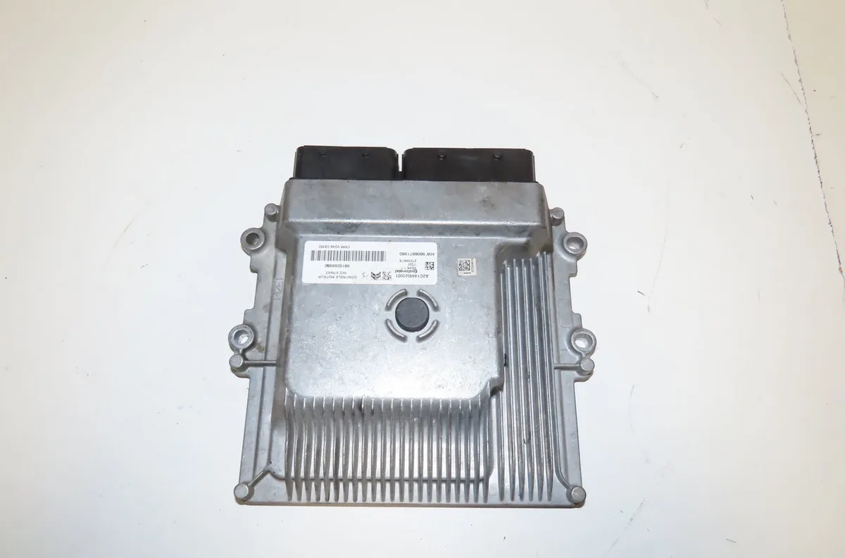 Calculateur moteur Citroen C3 III (SX) 1.2 thp 110 (2016) occasion