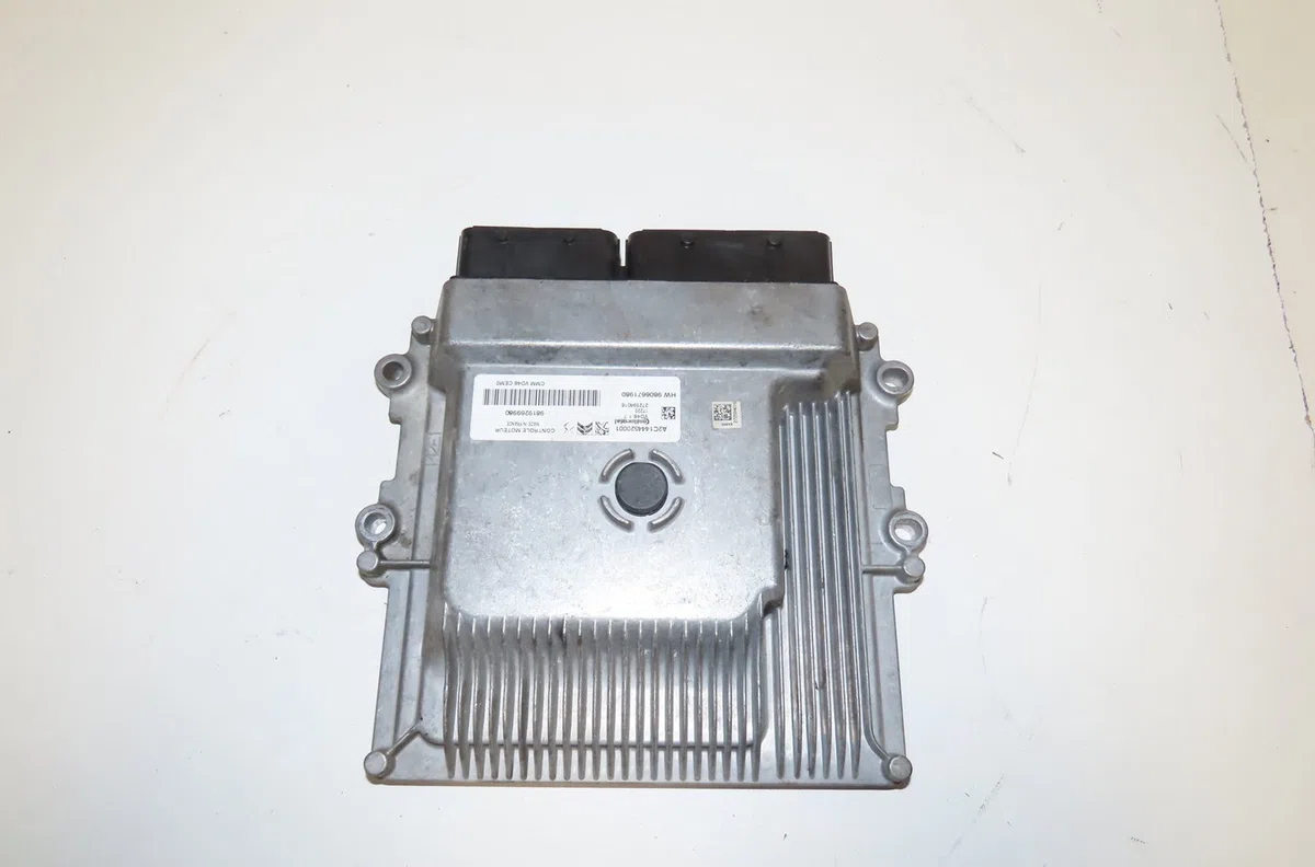 Calculateur moteur Citroen C3 III (SX) 1.2 thp 110 (2016) occasion — photo 2
