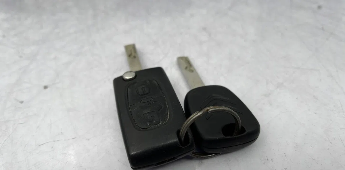 Calculateur moteur CITROEN C3 PICASSO PHASE 2 occasion — photo 4