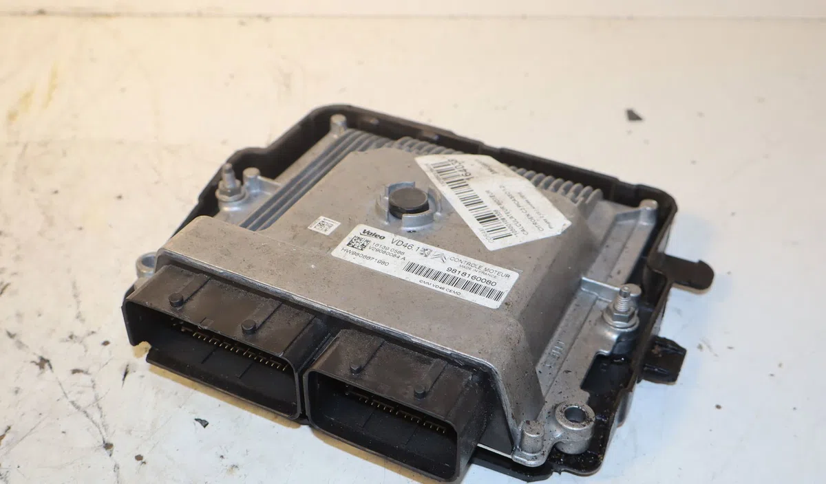 Calculateur moteur Citroen C3 PICASSO (SH_) 1.2 thp 110 (2015) 5 portes occasion