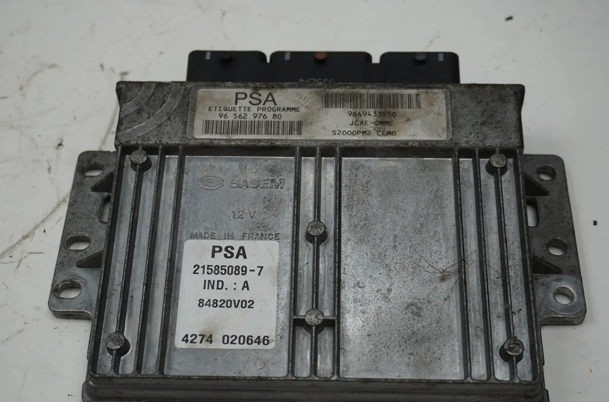 Calculateur moteur Citroen C3 Pluriel (HB_) 1.4 (2003) occasion