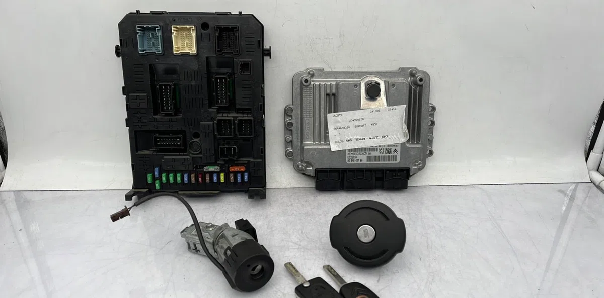 Calculateur moteur CITROEN C4 1 PHASE 2 occasion — photo 2
