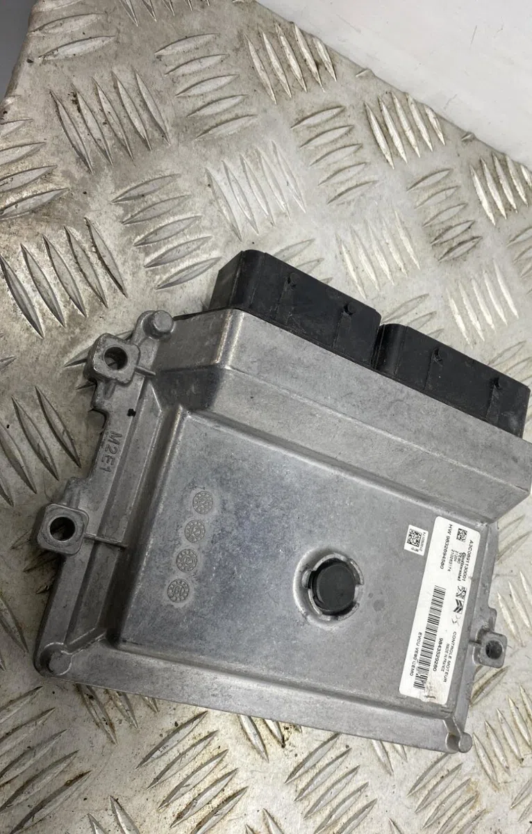 Calculateur moteur CITROEN C4 3 occasion — photo 3