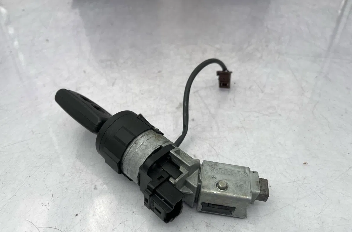 Calculateur moteur CITROEN C4 GRAND PICASSO 1 occasion — photo 2