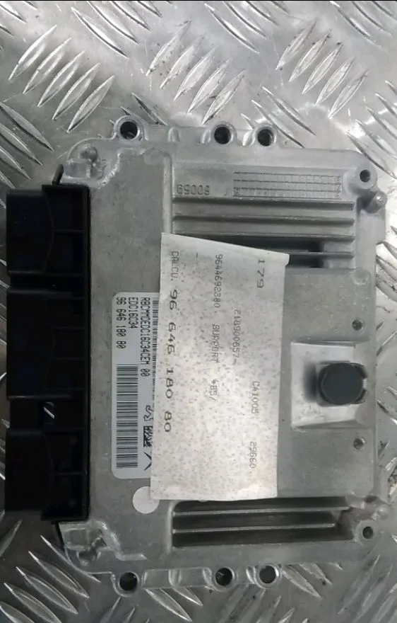 Calculateur moteur Citroen C4 I (LC_) 1.6 hdi (2004-2011) occasion