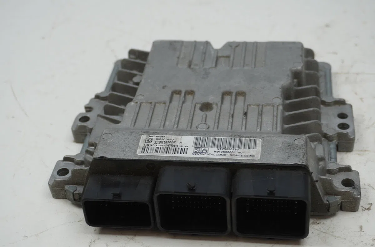Calculateur moteur Citroen C4 II (NC_) 1.6 hdi 110 (2009) 5 portes occasion — photo 3
