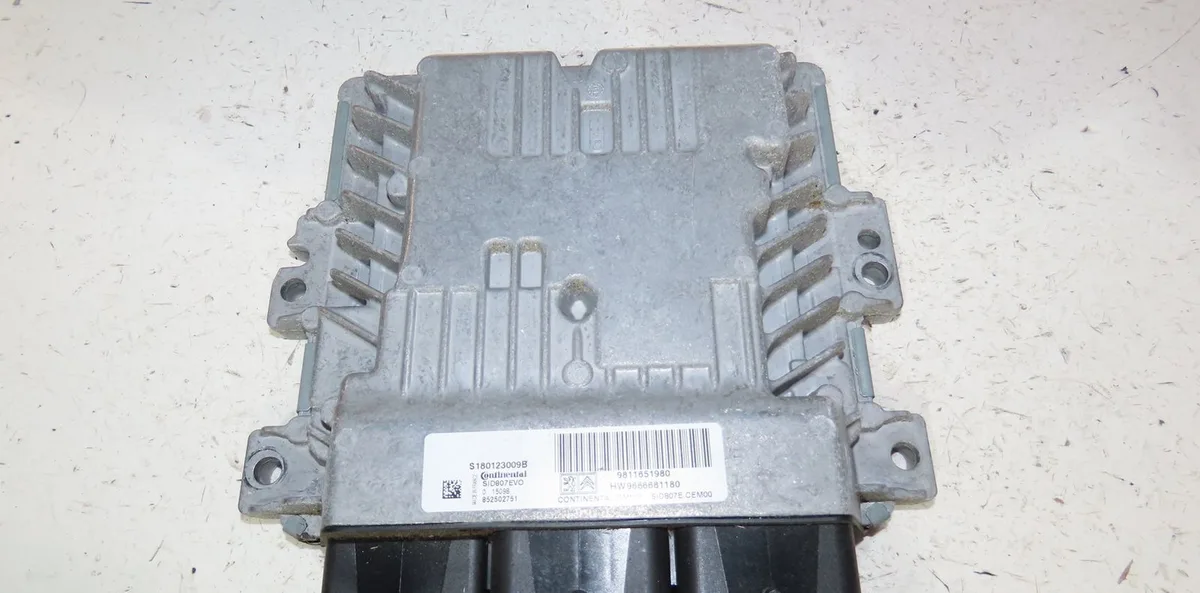 Calculateur moteur Citroën C4 II (NC_) 1.6 hdi 115 (2012) occasion