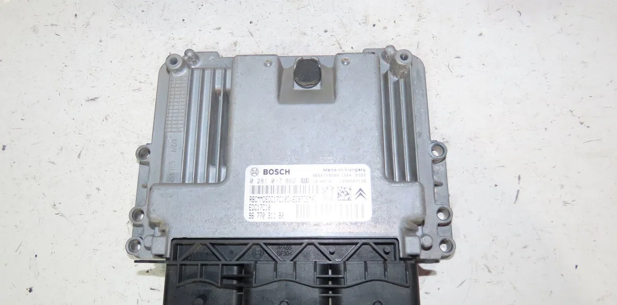 Calculateur moteur Citroën C4 II (NC_) 1.6 hdi 90 (2009) 5 portes occasion