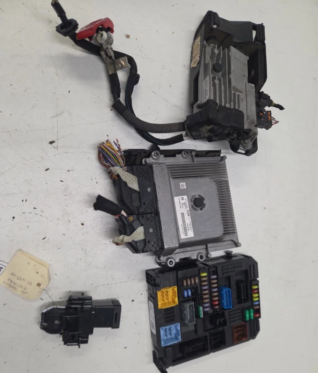 Calculateur moteur CITROEN C4 PICASSO 2 PHASE 2 occasion — photo 3
