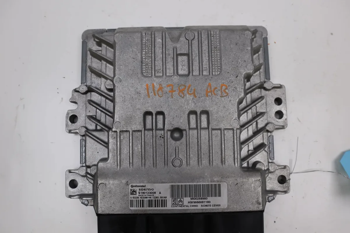 Calculateur moteur Citroën C4 PICASSO I Monospace (UD_) 1.6 hdi 110 (2010-2013) 5 portes occasion