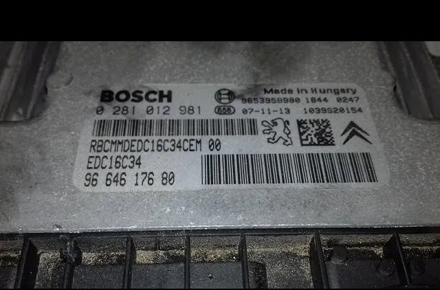 Calculateur moteur Citroen C4 PICASSO I Monospace (UD_) 1.6 hdi (2007-2013) 5 portes occasion — photo 4