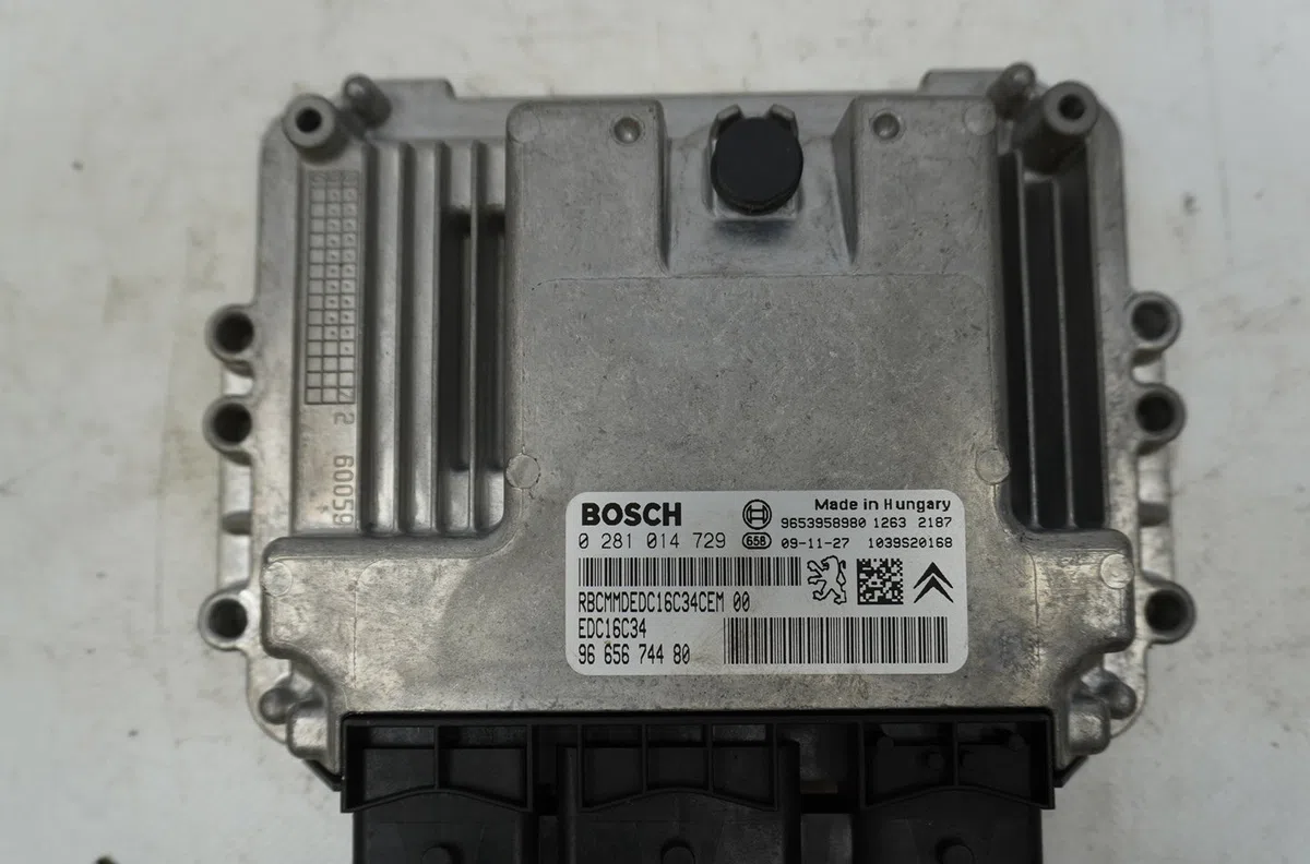 Calculateur moteur Citroen C4 PICASSO I Monospace (UD_) 1.6 hdi (2007-2013) 5 portes occasion