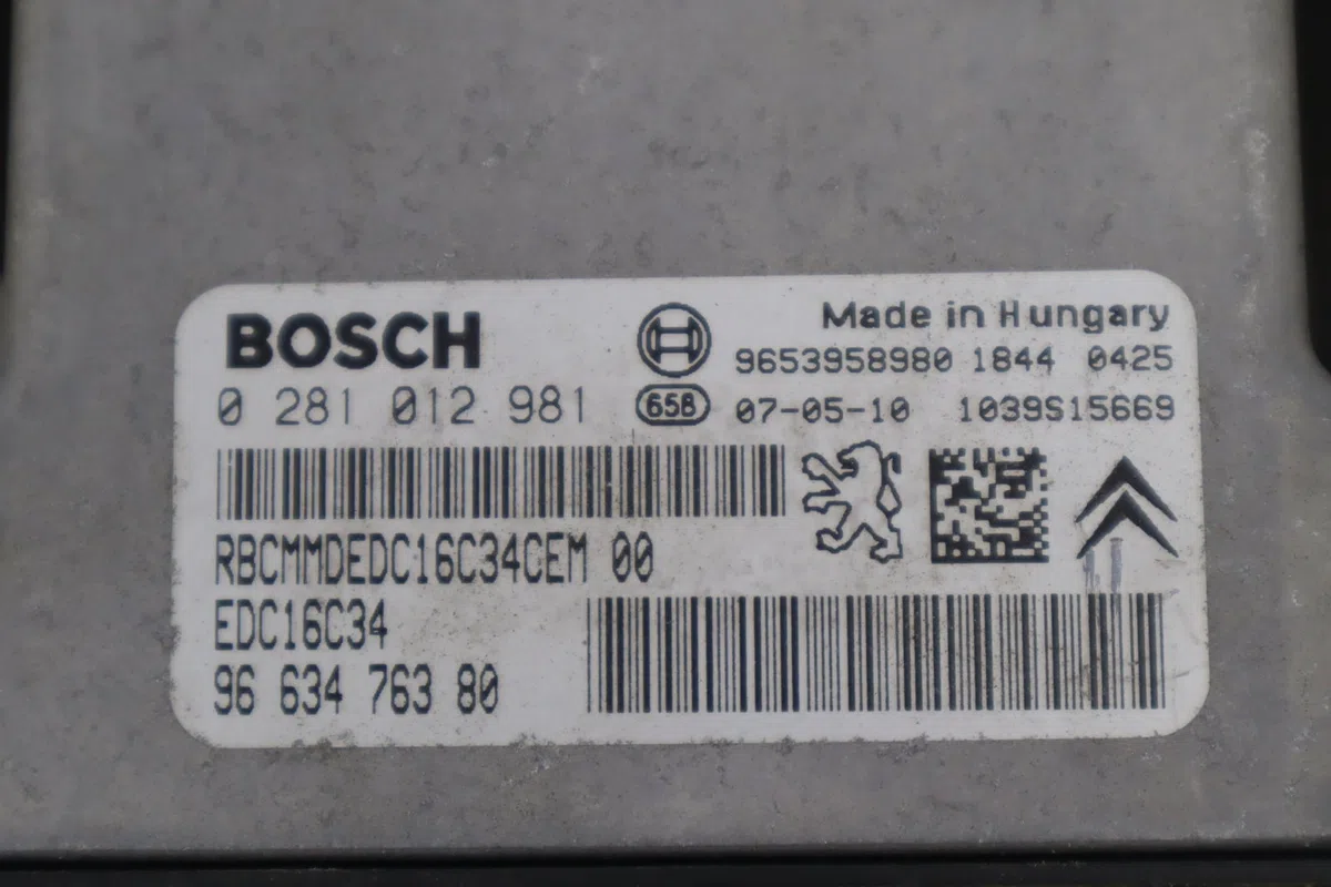 Calculateur moteur Citroën C4 PICASSO I Monospace (UD_) 1.6 hdi (2007-2013) 5 portes occasion — photo 2