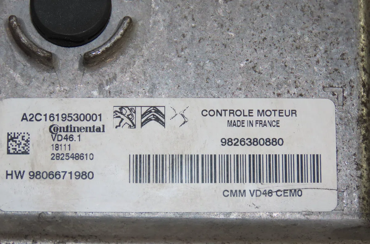 Calculateur moteur Citroën C4 PICASSO II 1.2 thp 130 (2014) occasion — photo 2