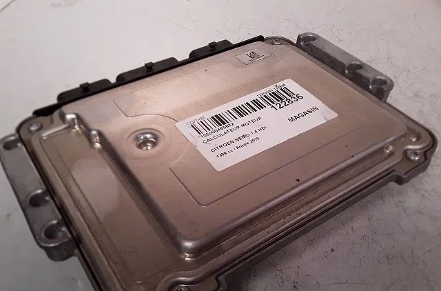 Calculateur moteur Citroen NEMO Monospace 1.4 hdi (2009) 5 portes occasion — photo 2