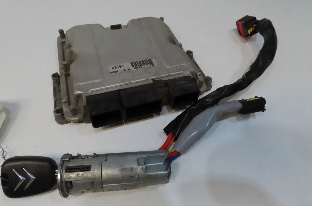 Calculateur moteur Citroen XSARA PICASSO (N68) 2.0 hdi (1999-2011) 5 portes occasion