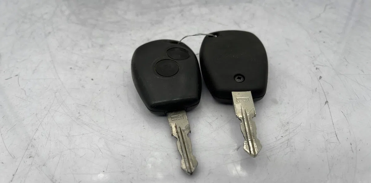 Calculateur moteur DACIA SANDERO 1 occasion — photo 4