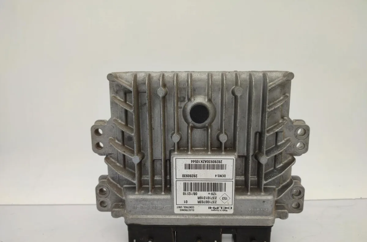 Calculateur moteur DACIA SANDERO 1 occasion