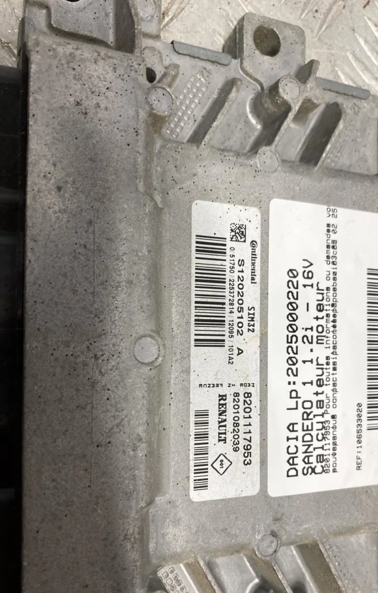 Calculateur moteur DACIA SANDERO 1 occasion — photo 4