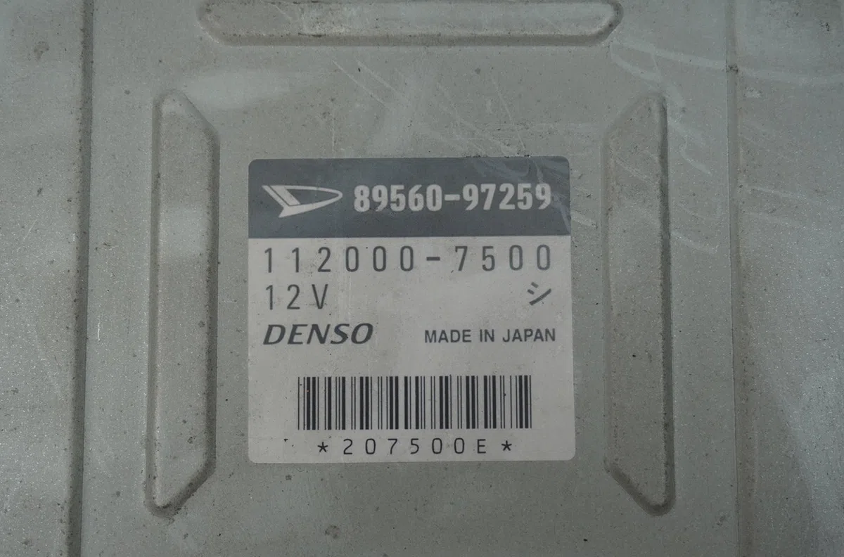 Calculateur moteur Daihatsu SIRION (M1) 1.0 i 4wd (1999-2000) occasion — photo 2