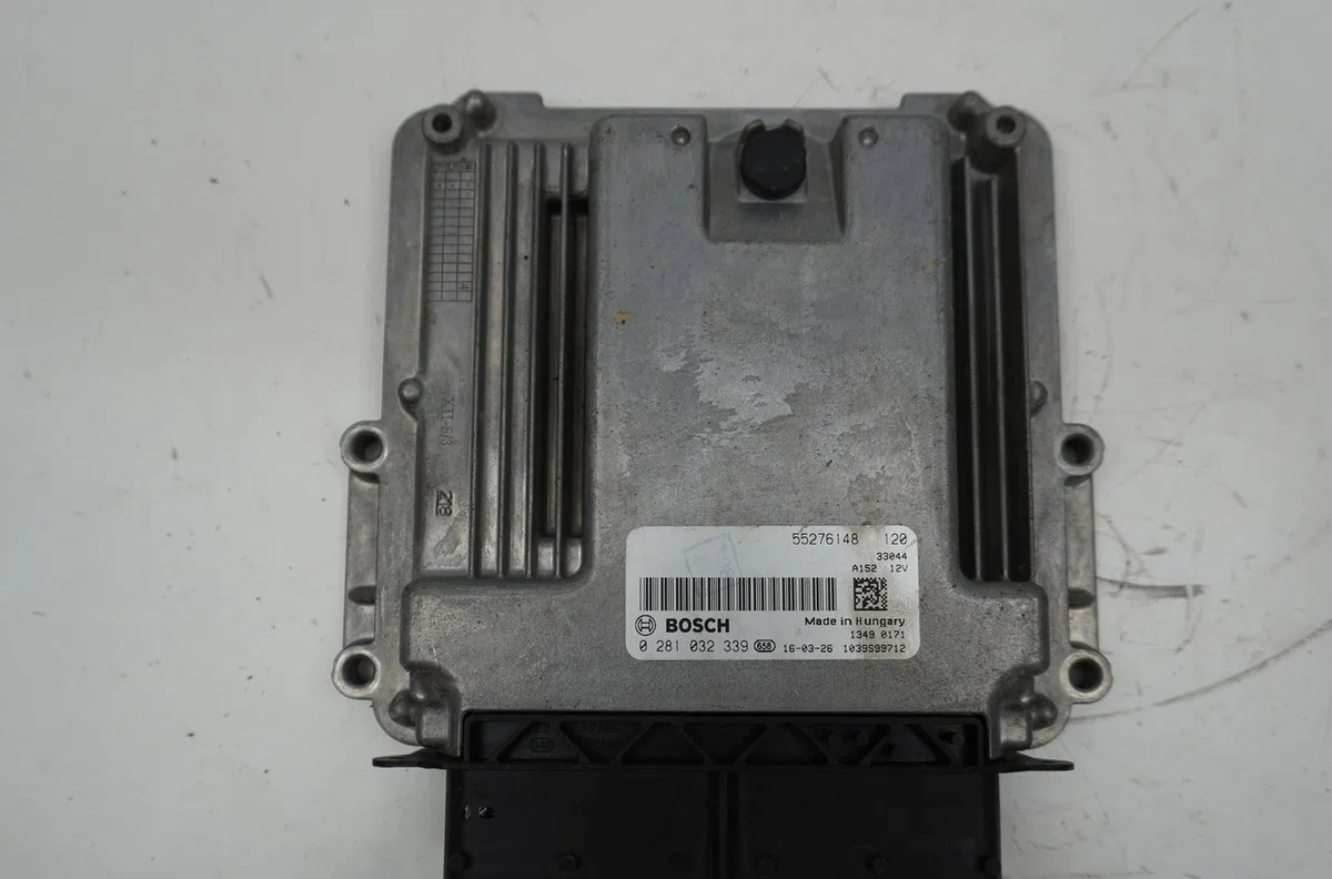 Calculateur moteur Fiat 500L (351_, 352_) 1.6 d multijet (199lye1b) (2013) occasion — photo 2